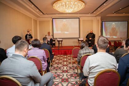 Opera_us_embassy_05