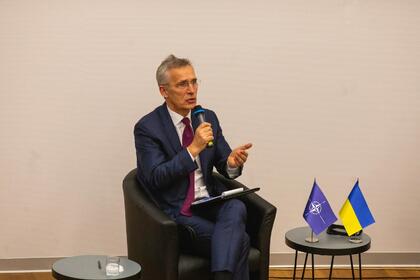 Stoltenberg_05